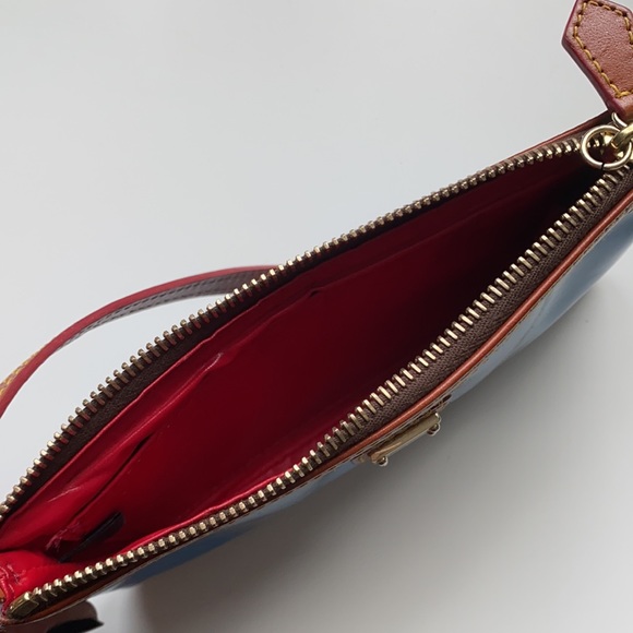 Dooney & Bourke blue patent leather wristlet - Picture 2 of 2